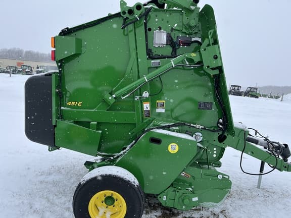 Image of John Deere 451E equipment image 1