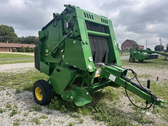 Image of John Deere 451E equipment image 1