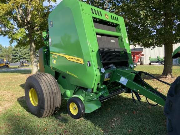 Image of John Deere 451M equipment image 4