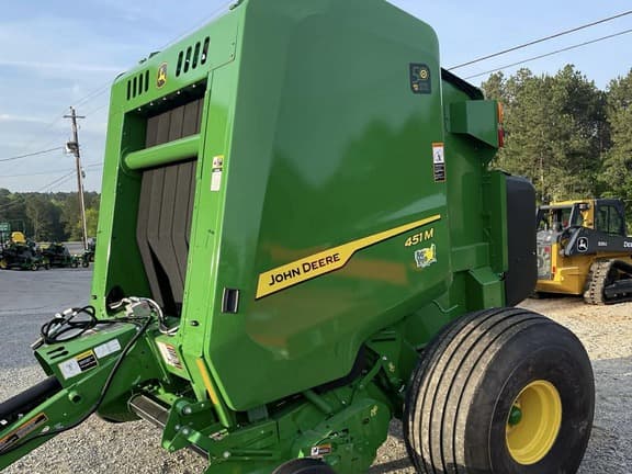 Image of John Deere 451M equipment image 3