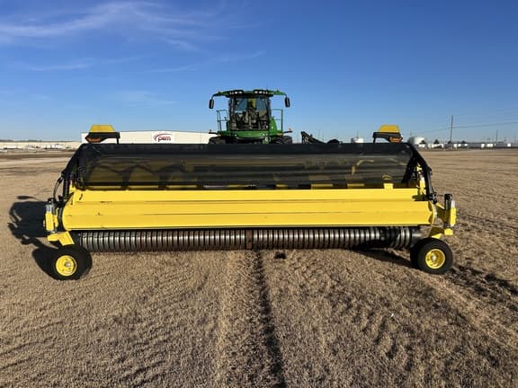 Image of John Deere 46R equipment image 4