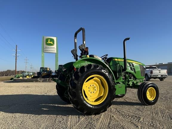 Image of John Deere 5050E equipment image 2