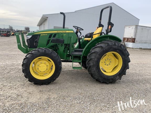 Image of John Deere 5060E equipment image 2