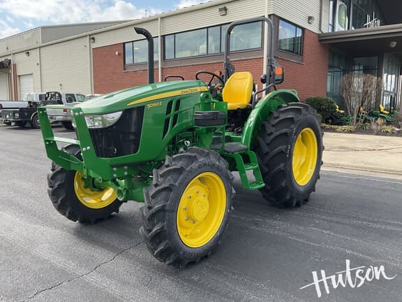 Image of John Deere 5060E equipment image 1