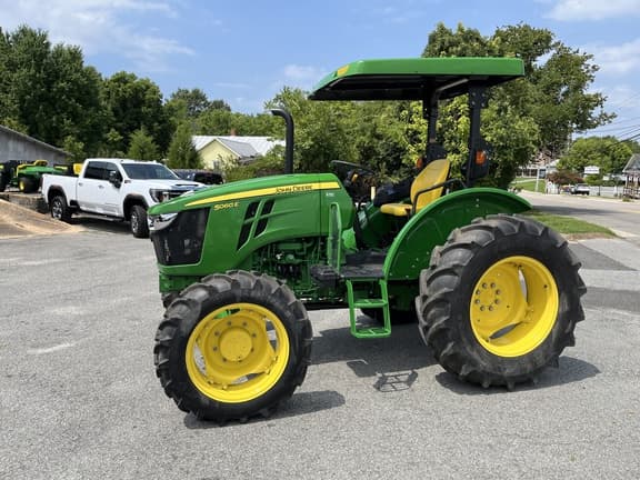 Image of John Deere 5060E equipment image 4