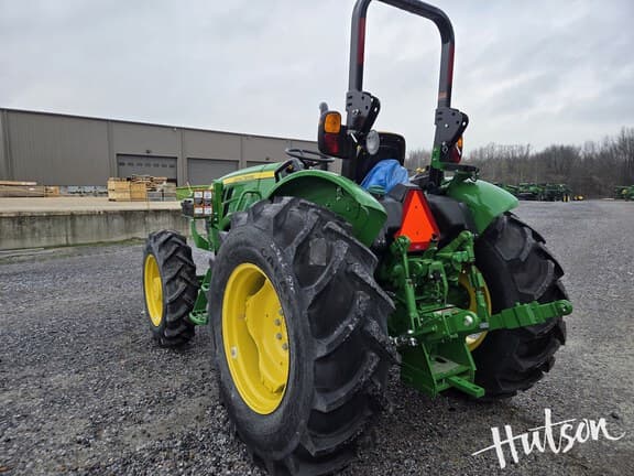 Image of John Deere 5060E equipment image 4