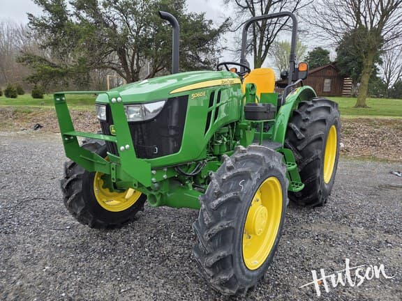 Image of John Deere 5060E equipment image 1