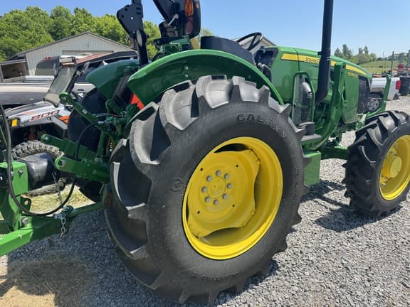 Image of John Deere 5060E equipment image 1