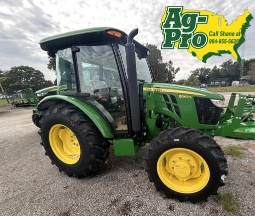 Image of John Deere 5067E equipment image 2