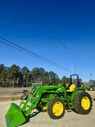 Image of John Deere 5067E equipment image 2