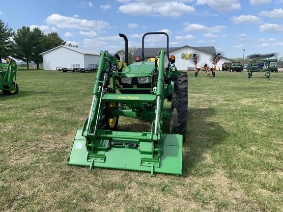 Image of John Deere 5067E equipment image 1