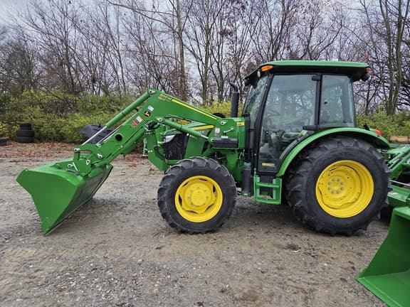 Image of John Deere 5067E equipment image 2