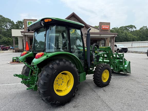 Image of John Deere 5067E equipment image 4