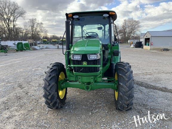 Image of John Deere 5067E equipment image 4