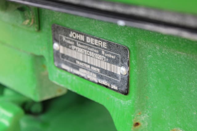 Image of John Deere 5067E equipment image 4