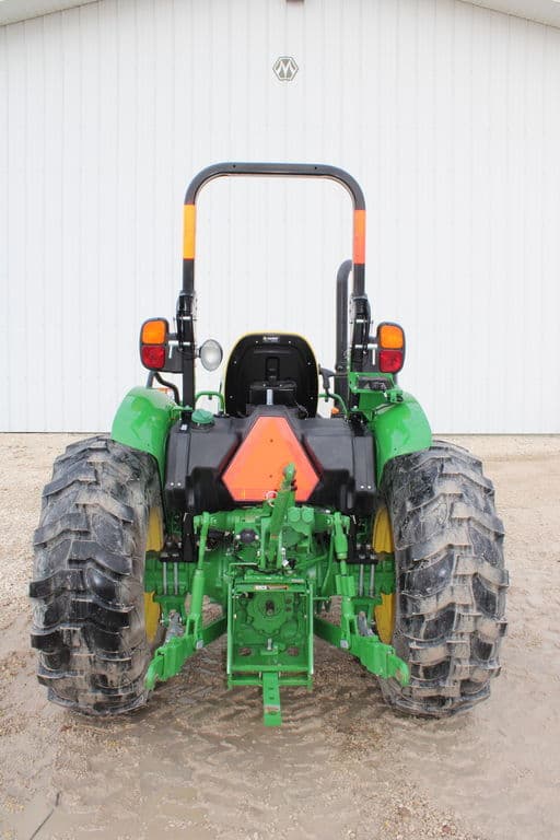 Image of John Deere 5067E equipment image 3