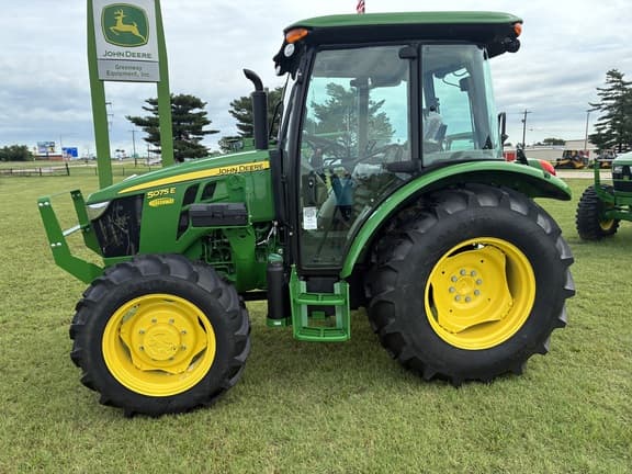 Image of John Deere 5075E equipment image 1