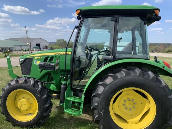 Image of John Deere 5075E equipment image 2