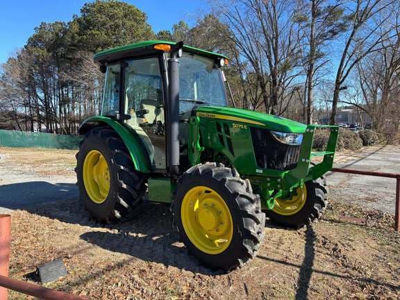 Image of John Deere 5075E equipment image 4