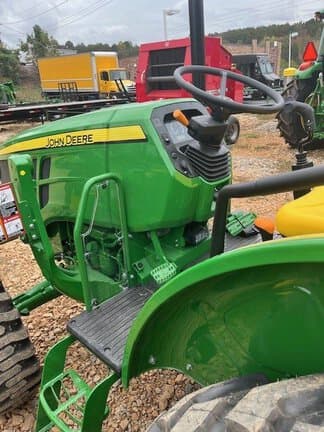 Image of John Deere 5075E equipment image 4