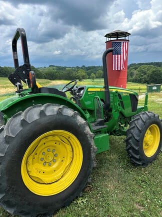 2025 John Deere 5075E Equipment Image0