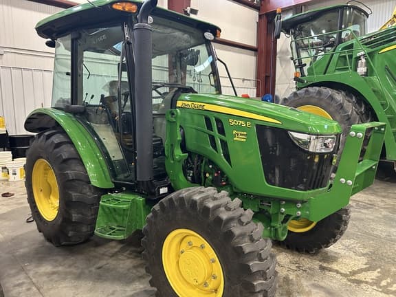 Image of John Deere 5075E Image 1