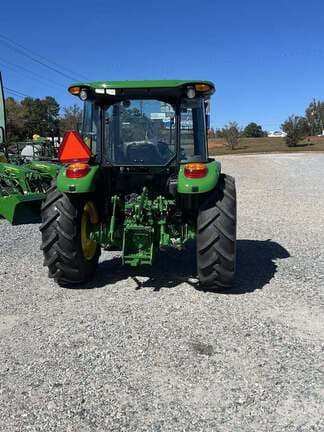 Image of John Deere 5075E equipment image 3
