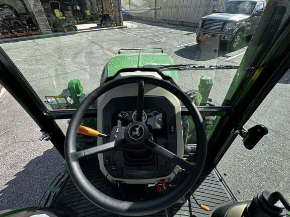 Image of John Deere 5075E equipment image 4