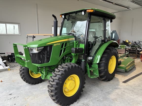 Image of John Deere 5075E equipment image 3
