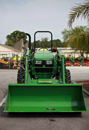Image of John Deere 5075E equipment image 4