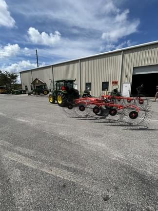 Image of John Deere 5075E equipment image 3