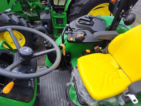 Image of John Deere 5075M equipment image 4
