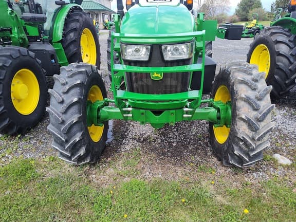 Image of John Deere 5075M equipment image 1