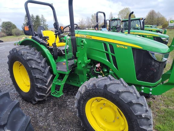 Image of John Deere 5075M equipment image 2
