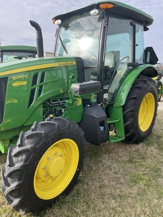 Image of John Deere 5090E Primary image