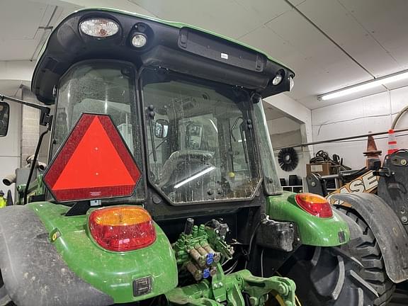 Image of John Deere 5095M equipment image 3