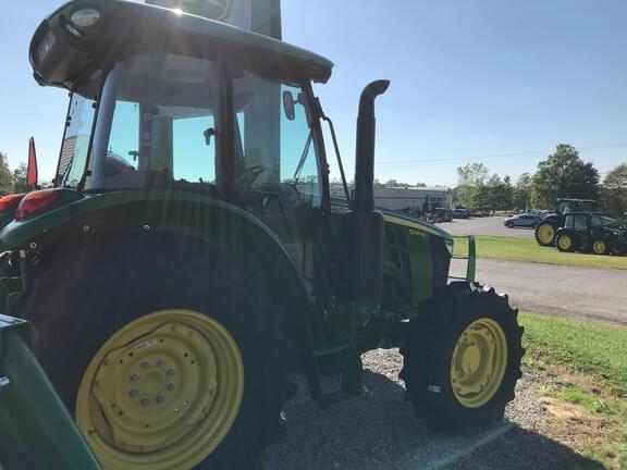 Image of John Deere 5095M equipment image 3
