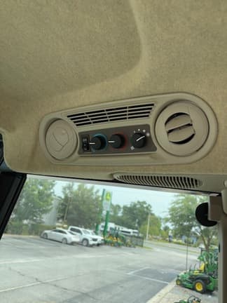 Image of John Deere 5100E equipment image 3