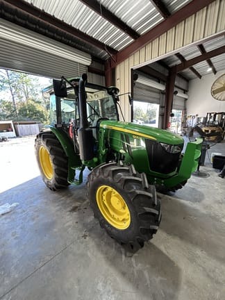 2025 John Deere 5105M Equipment Image0