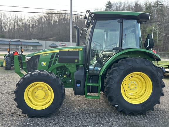Image of John Deere 5105M equipment image 1