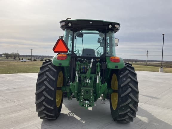 Image of John Deere 5130M equipment image 4