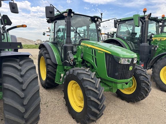 Image of John Deere 5130M equipment image 1