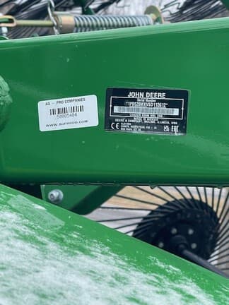 Image of John Deere 520M Image 1