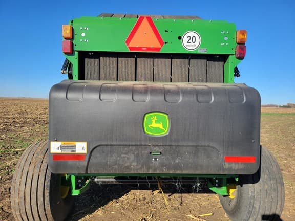 Image of John Deere 561M equipment image 3