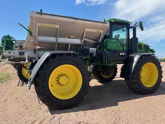 Image of John Deere 600R equipment image 4