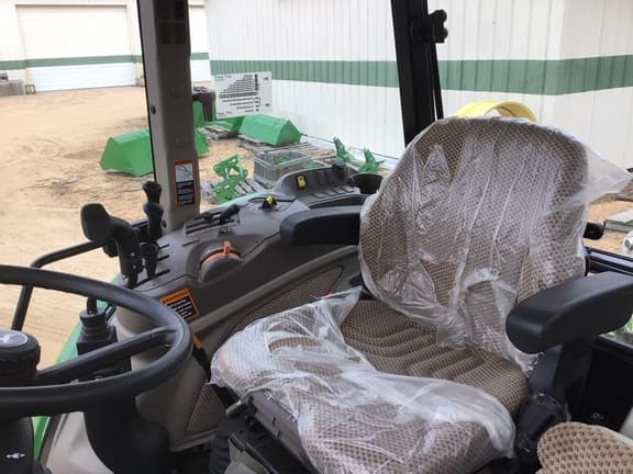 Image of John Deere 6105E equipment image 2