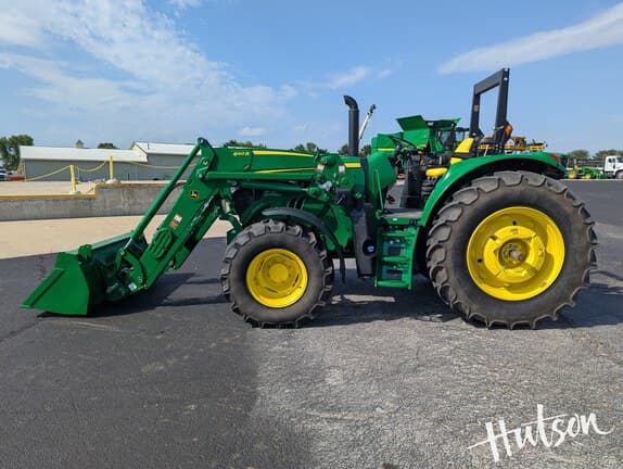 Image of John Deere 6110M equipment image 4
