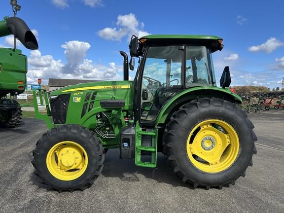 Image of John Deere 6120E equipment image 1