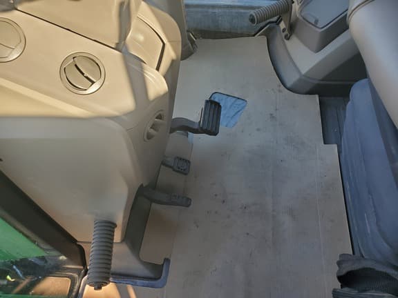 Image of John Deere 612R equipment image 1