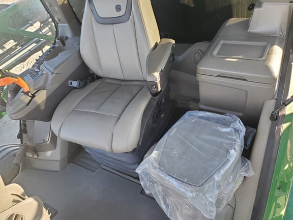 Image of John Deere 612R equipment image 3